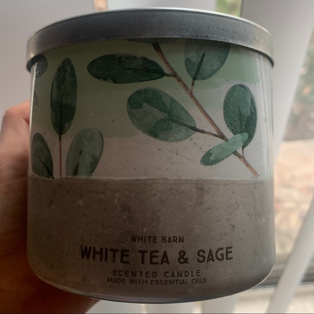 Bath and body works 3 wick white tea&sage candle